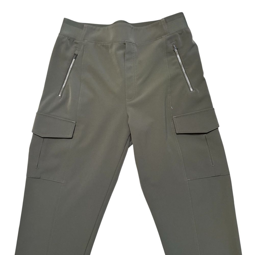 Athleta Endless High Rise Cargo Pants Olive Size 12 Travel Comfort Relaxation
